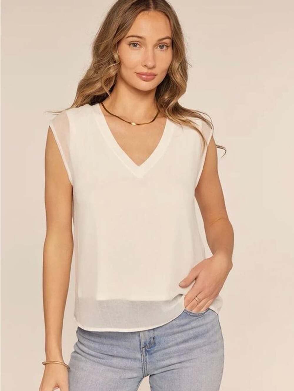 Women's V-Neck Sleeveless Camisole in White